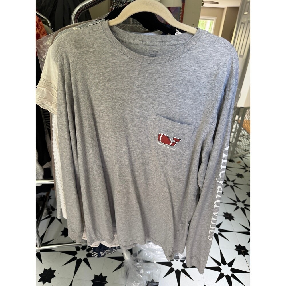 Vineyard Vines Football Whale Long Sleeve Tee Size L EUC - Picture 6 of 8